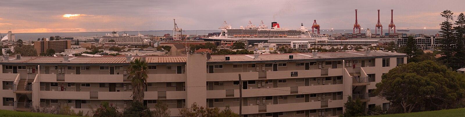 3 cruiseships freo harbour gnangarra 100